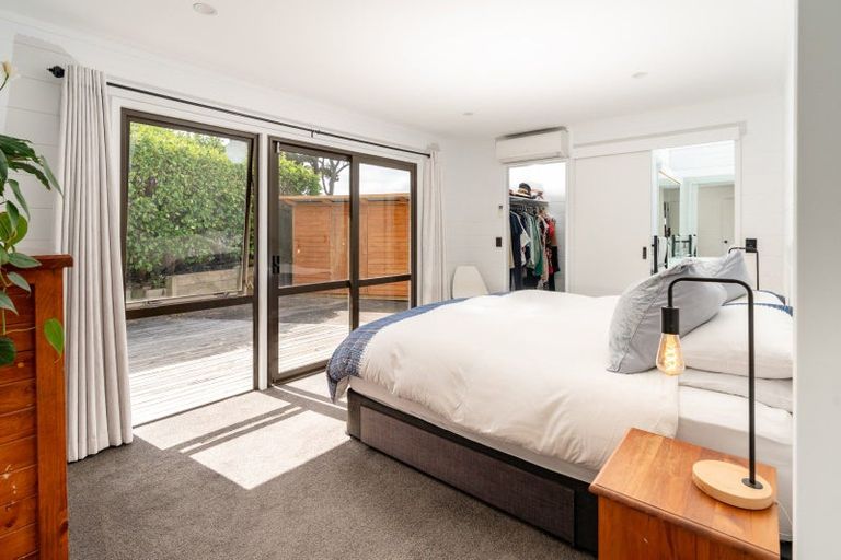 Photo of property in 82 Beacon Hill Road, Strathmore Park, Wellington, 6022