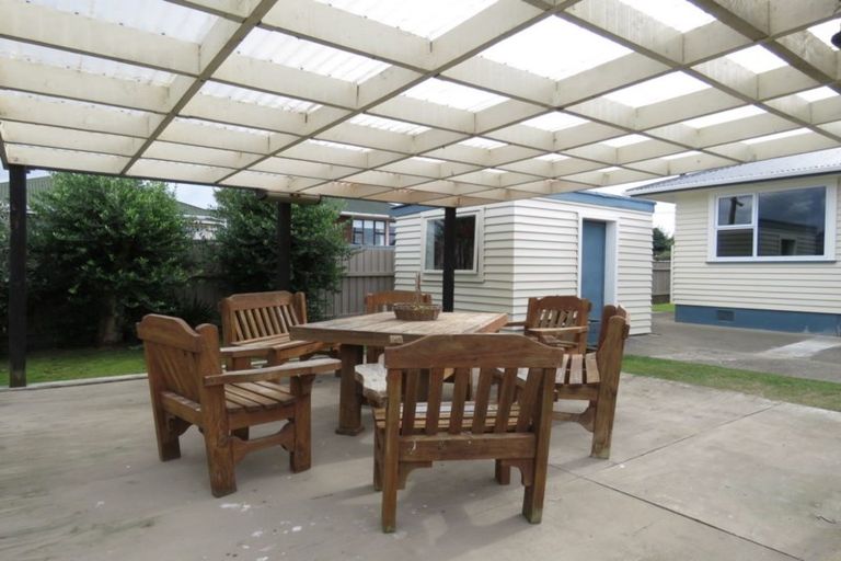 Photo of property in 12 John Street, Levin, 5510