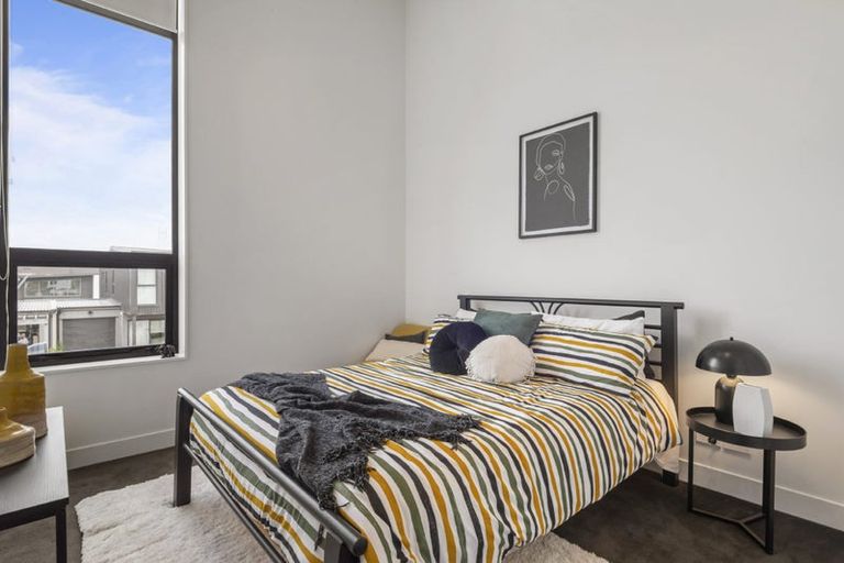 Photo of property in 16 Hastings Street, Hobsonville, Auckland, 0616