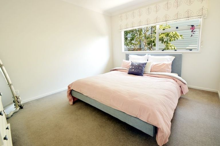 Photo of property in 114a Tiroroa Avenue, Te Atatu South, Auckland, 0610