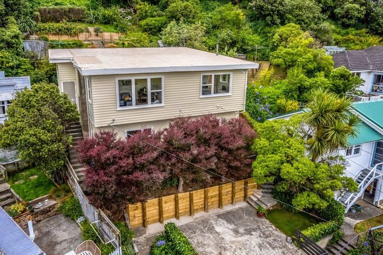 Photo of property in 107 Houghton Bay Road, Houghton Bay, Wellington, 6023