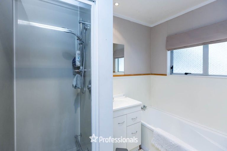 Photo of property in 1 Gemstone Drive, Birchville, Upper Hutt, 5018