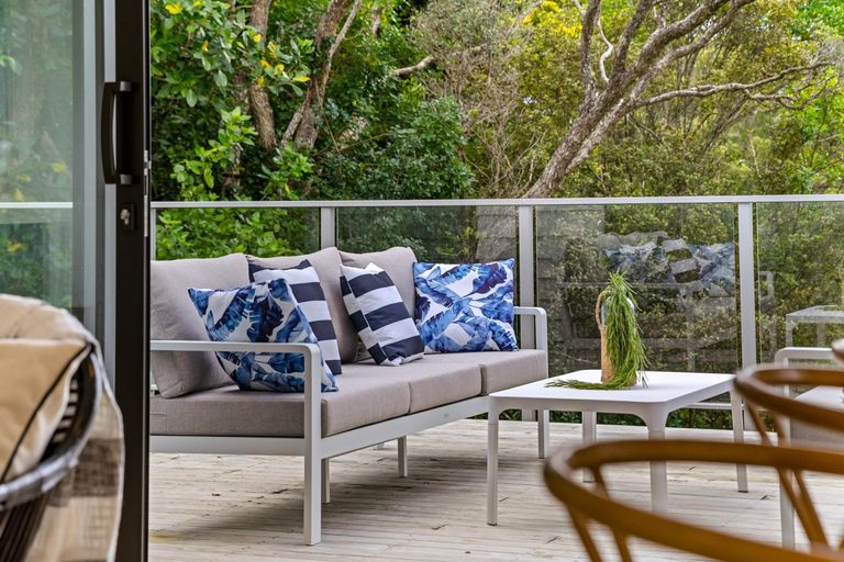 Photo of property in 1 Spray Crescent, Leigh, 0985