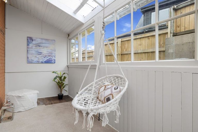 Photo of property in 8a Bruce Street, Roslyn, Dunedin, 9011