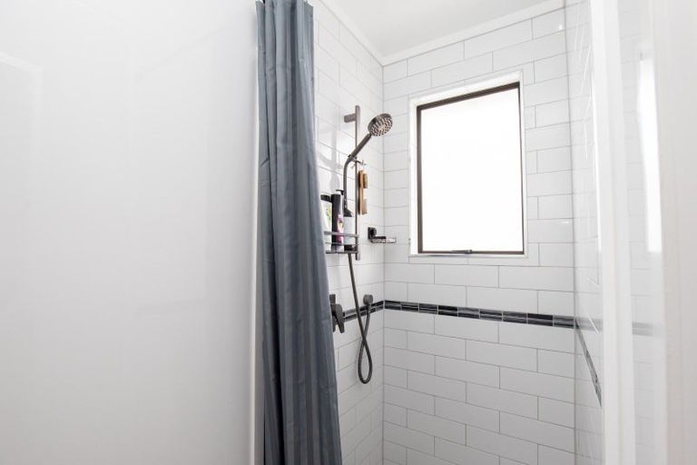 Photo of property in 20 Miller Place, Ngatea, 3503