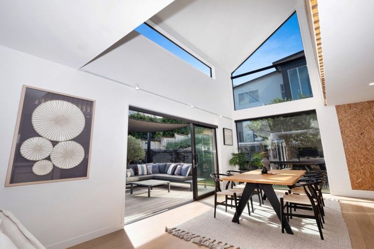 Photo of property in 347b Oceanbeach Road, Mount Maunganui, 3116