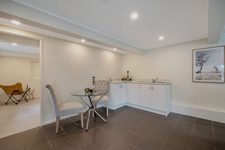 Photo of property in 7b Lowtherhurst Road, Massey, Auckland, 0614