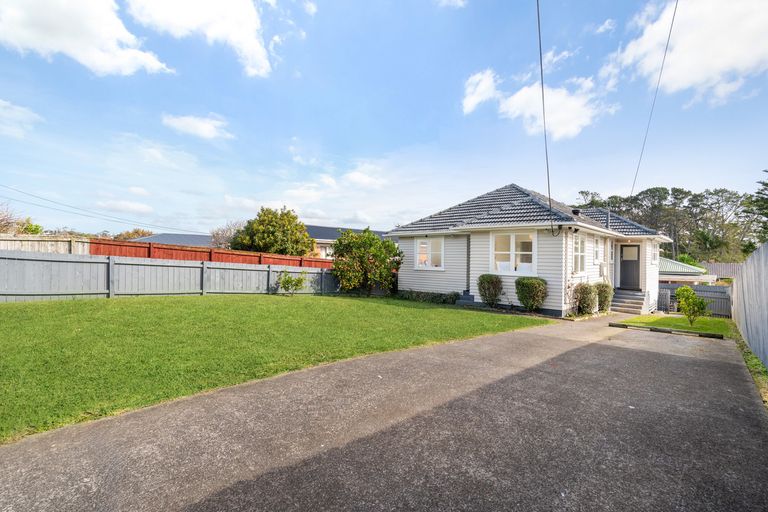 Photo of property in 65 Farquhar Road, Glendene, Auckland, 0602