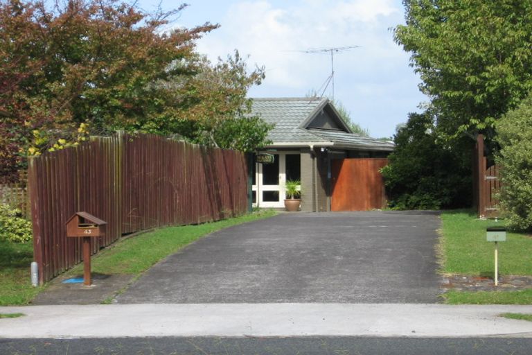Photo of property in 41 Meadway, Sunnyhills, Auckland, 2010