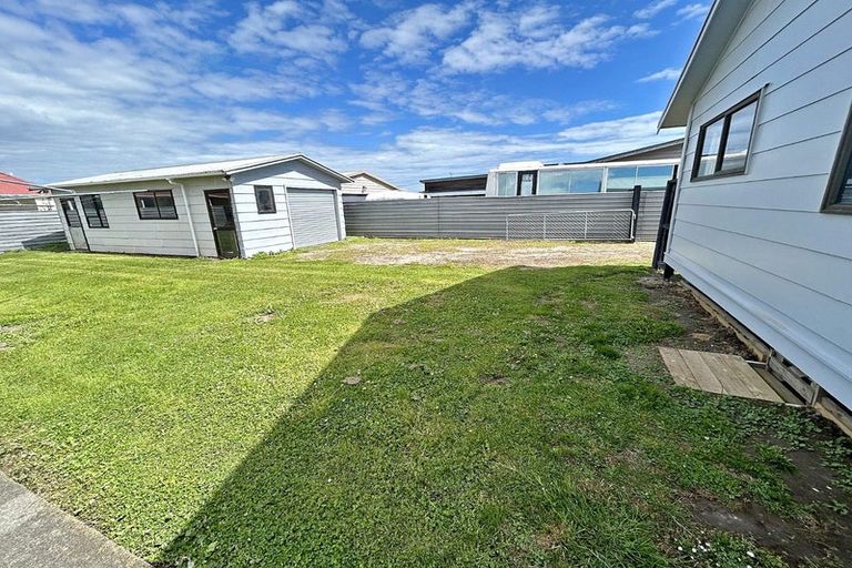 Photo of property in 22 Raupo Street, Castlecliff, Whanganui, 4501