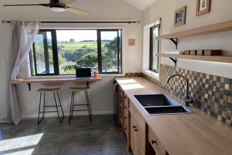 Photo of property in 10 Pekapeka Street, Raglan, 3225