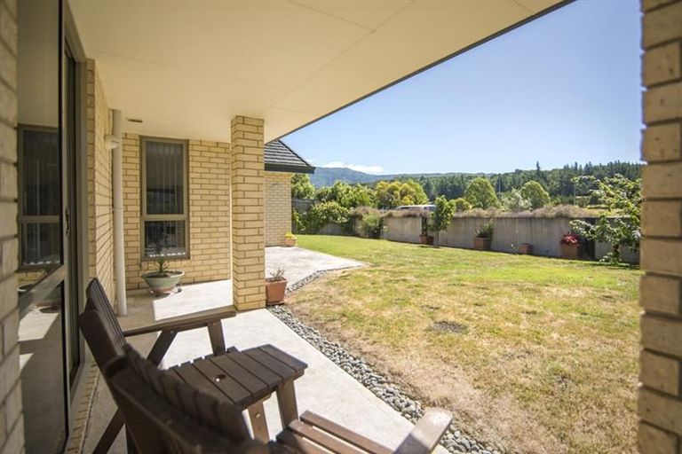 Photo of property in 1 Tui Drive, Picton, 7220