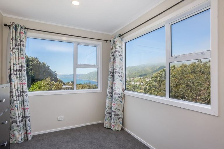 Photo of property in 18 Raroa Place, Pukerua Bay, 5026