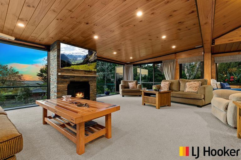 Photo of property in 77 Awanui Rise, Papakura, 2582