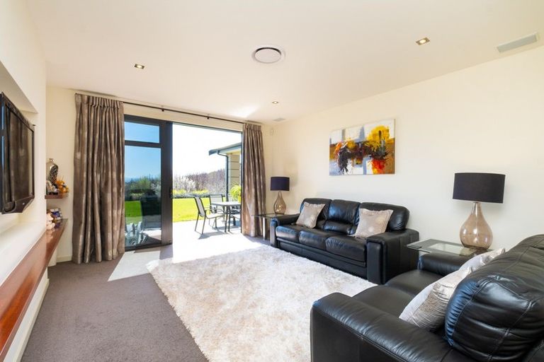 Photo of property in 44 Tauroa Valley Road, Havelock North, 4130