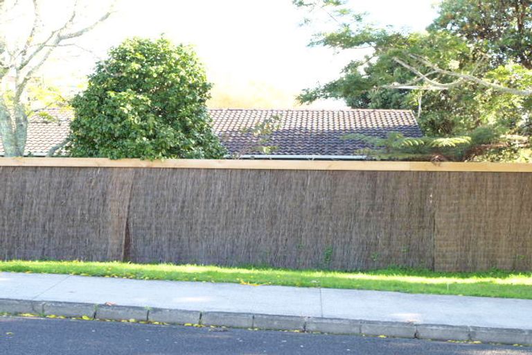 Photo of property in 106 Pah Road, Cockle Bay, Auckland, 2014