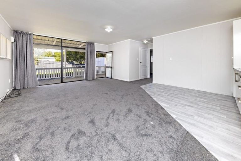 Photo of property in 14 Gainsborough Street, Manurewa, Auckland, 2102