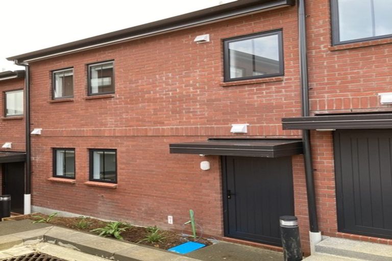 Photo of property in 14/15 Sunhill Road, Sunnyvale, Auckland, 0612