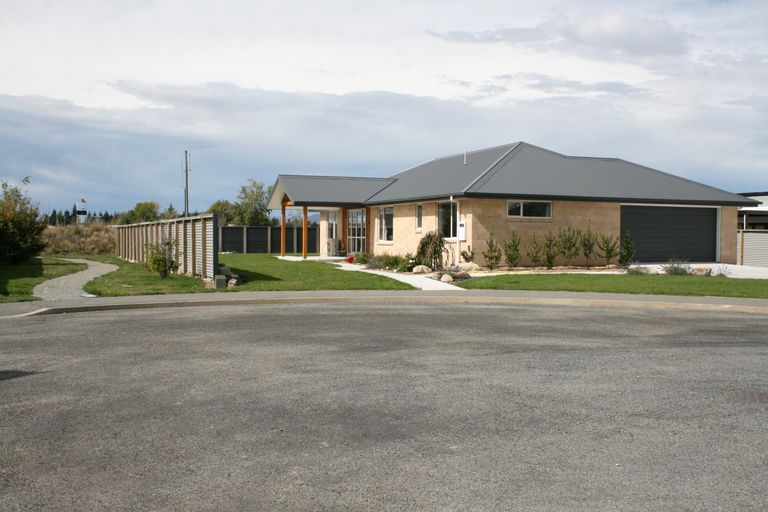 Photo of property in 18 Greenfield Place, Twizel, 7901