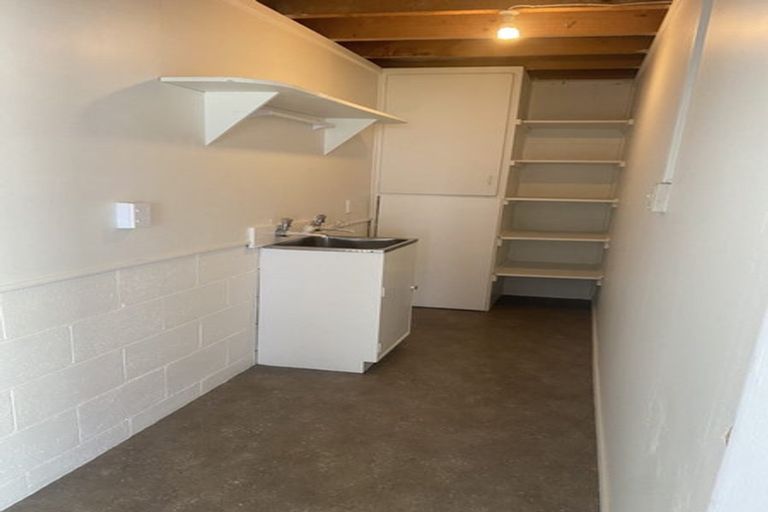 Photo of property in 2/38 Holland Road, Hillcrest, Auckland, 0627