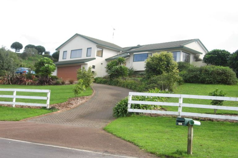 Photo of property in 80 Polo Prince Drive, Totara Park, Manurewa, 2576