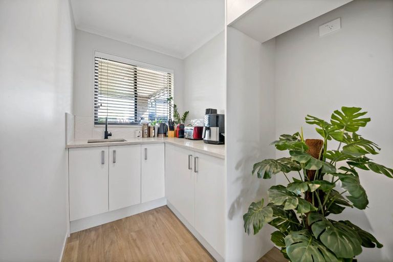 Photo of property in 6b Dale Road, Whenuapai, Auckland, 0618