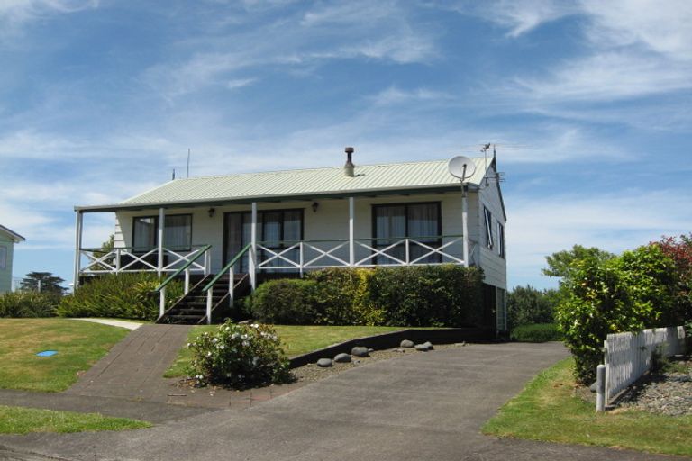 Photo of property in 182 Torkar Road, Clarks Beach, 2122