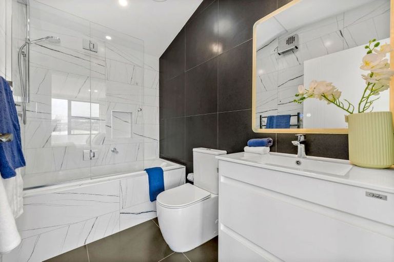 Photo of property in 3/14 Kerswill Place, Pakuranga, Auckland, 2010