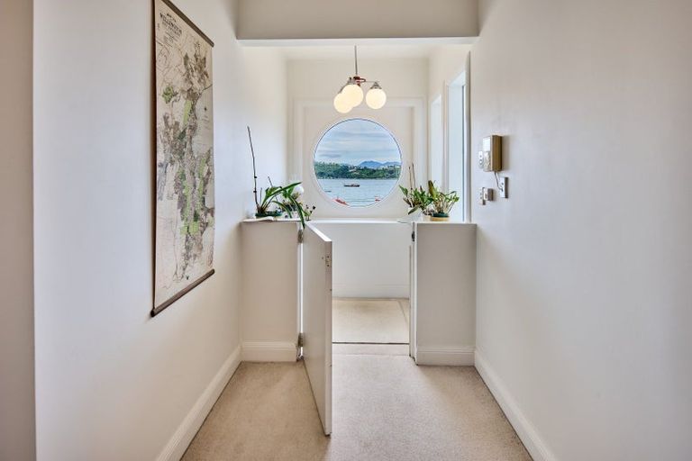 Photo of property in 412 Evans Bay Parade, Hataitai, Wellington, 6021
