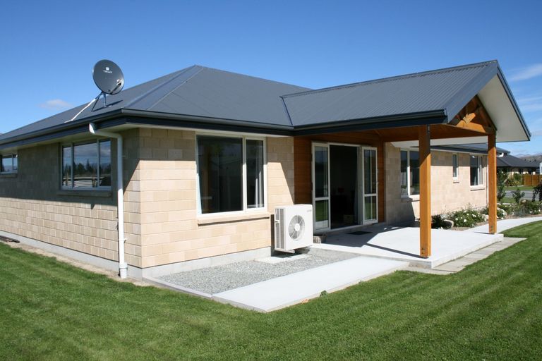 Photo of property in 18 Greenfield Place, Twizel, 7901