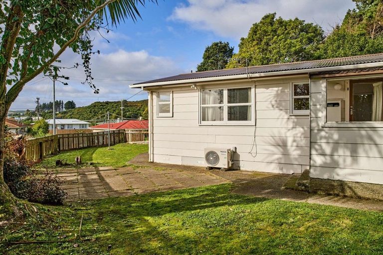 Photo of property in 130 Sievers Grove, Cannons Creek, Porirua, 5024