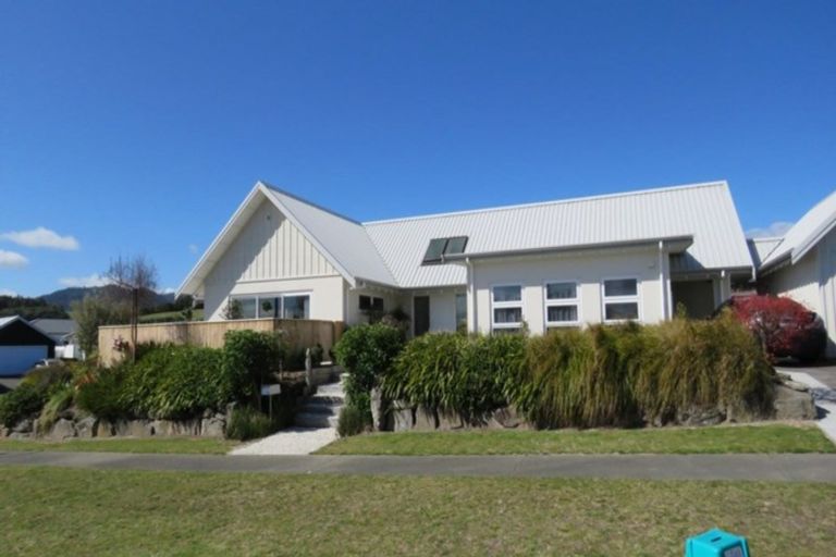 Photo of property in 1 Brompton Close, Richmond Heights, Taupo, 3330