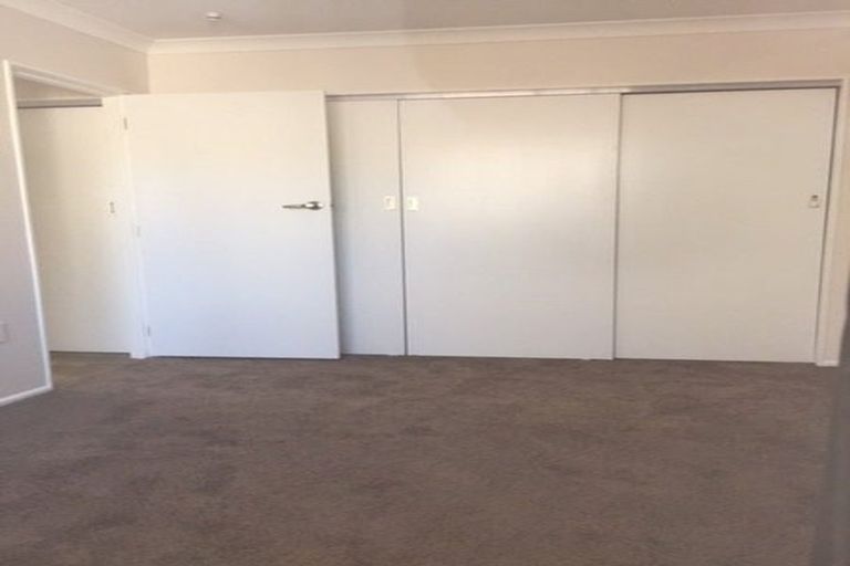 Photo of property in 71j Randwick Crescent, Moera, Lower Hutt, 5010