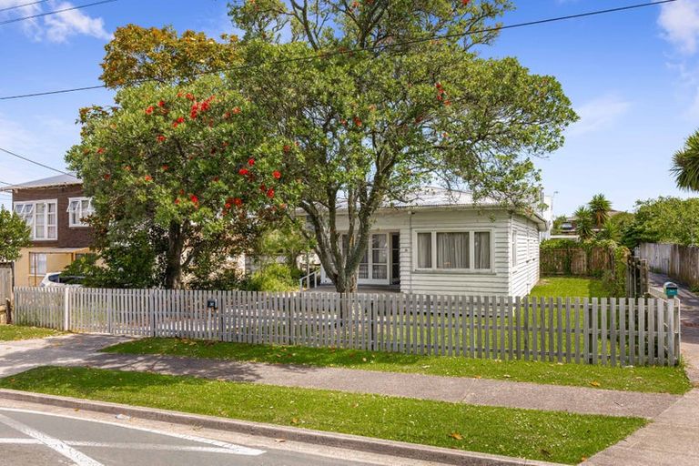 Photo of property in 1/36 Rimu Street, New Lynn, Auckland, 0600