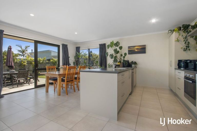 Photo of property in 32 Reel Road, Athenree, Waihi Beach, 3611