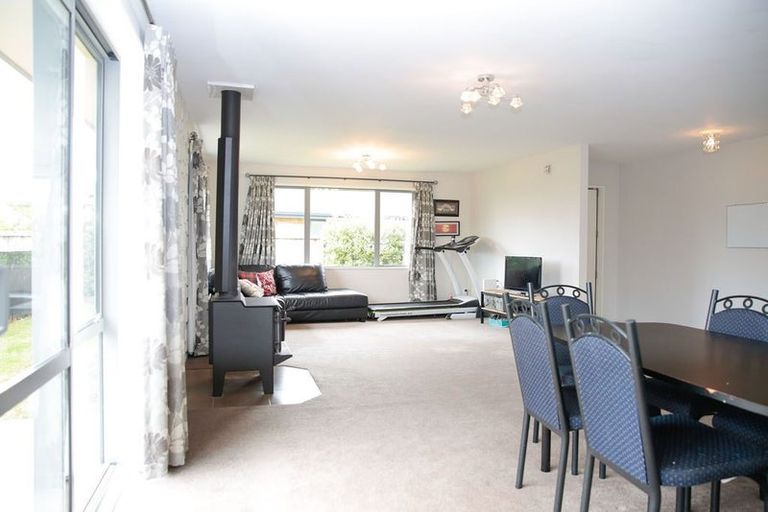 Photo of property in 12 Stonebridge Lane, Oxford, 7430