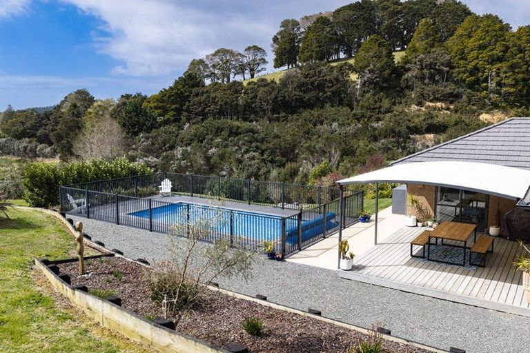 Photo of property in 347 Taraunui Road, Parua Bay, Onerahi, 0192
