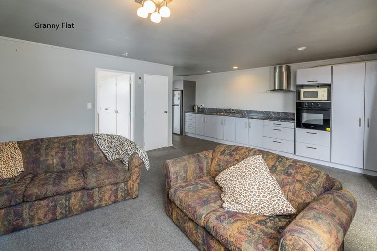 Photo of property in 55 Waikawa Beach Road, Manakau, Levin, 5573