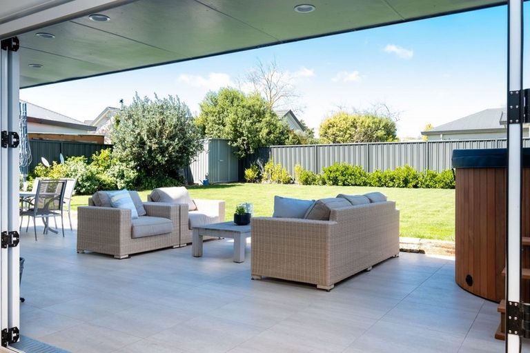 Photo of property in 123 Middle Road, Havelock North, 4130