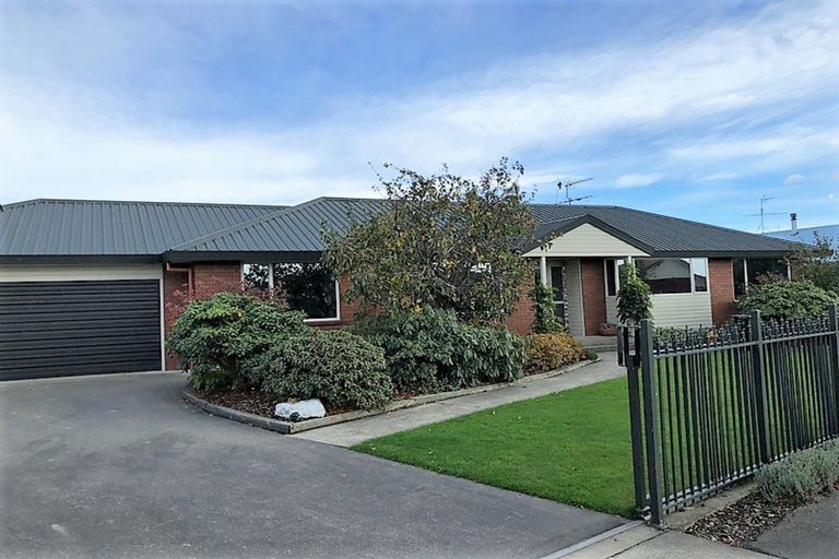 Photo of property in 32 Silverstream Drive, Mosgiel, 9024