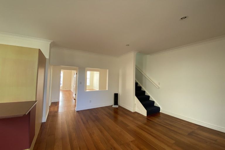 Photo of property in 9 Connaught Terrace, Brooklyn, Wellington, 6021