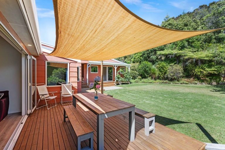 Photo of property in 45 Te Maika Road, Ngunguru, Whangarei, 0173