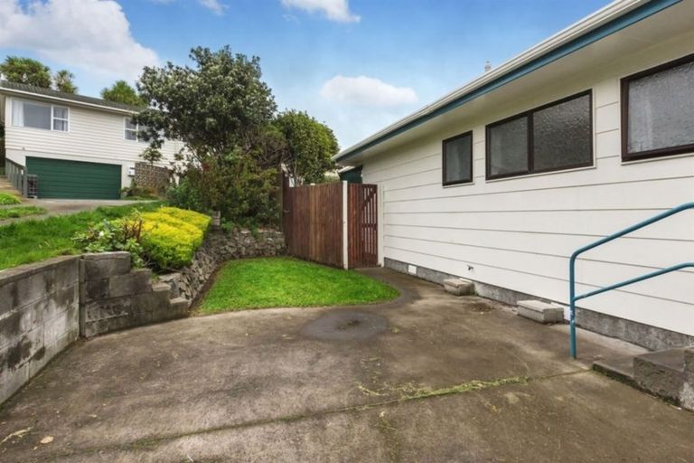 Photo of property in 5 Lagden Street, Camborne, Porirua, 5026