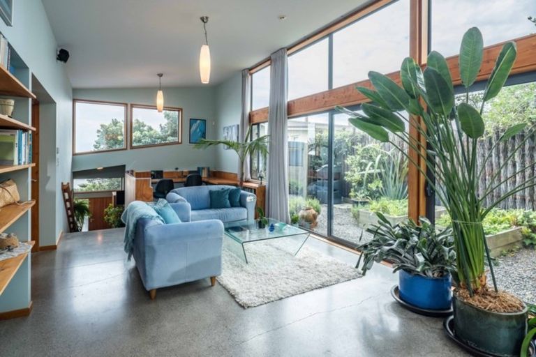 Photo of property in 115 The Parade, Paekakariki, 5034