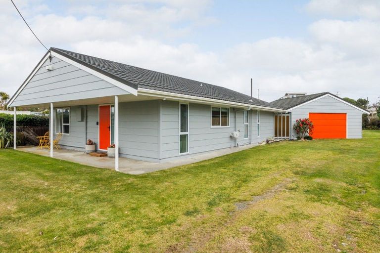 Photo of property in 36 Signal Street, Foxton Beach, Foxton, 4815