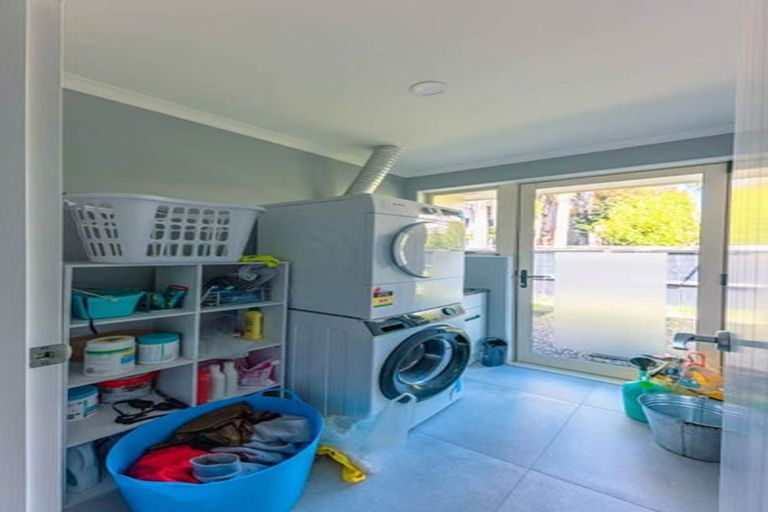 Photo of property in 8 Red Oak Place, Schnapper Rock, Auckland, 0632