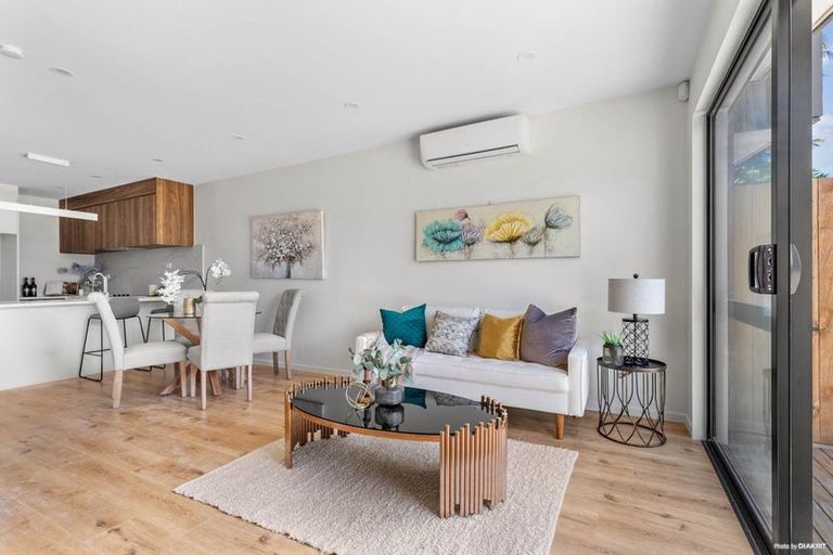 Photo of property in 7/24 Carnoustie Drive, Wattle Downs, Auckland, 2103