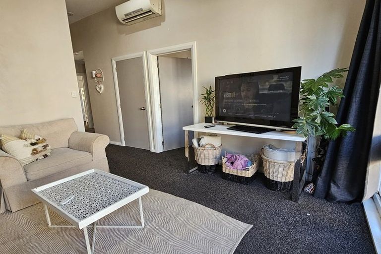 Photo of property in 2/262 Edgeware Road, Edgeware, Christchurch, 8013
