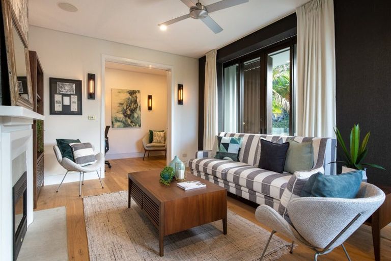 Photo of property in 2/214a Lake Road, Hauraki, Auckland, 0622