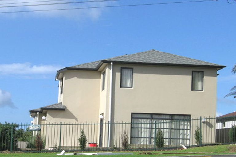 Photo of property in 151b Hobsonville Road, West Harbour, Auckland, 0618